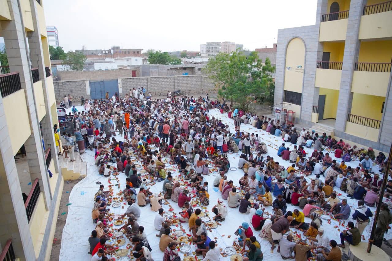 إنسانية المقاومة الوطنية تُنظم إفطارًا جماعيًا في المخا ضمن 