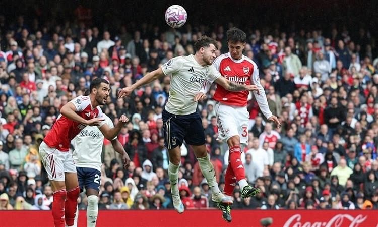 أرسنال يعزز صدارته بفوز مثير على تشيلسي في الدوري الإنجليزي