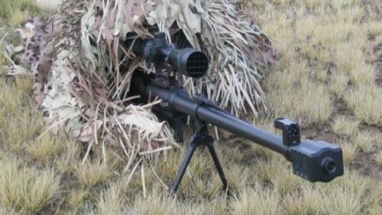 إصابة ثلاثة شبان بنيران قناصة مليشيا الحوثي في مأرب والضالع