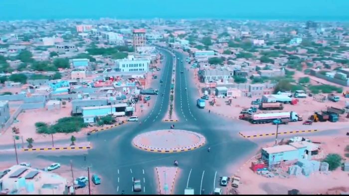 لليوم الثاني.. حملة المخا نظيفة وخضراء تواصل جهودها لتحسين المدينة