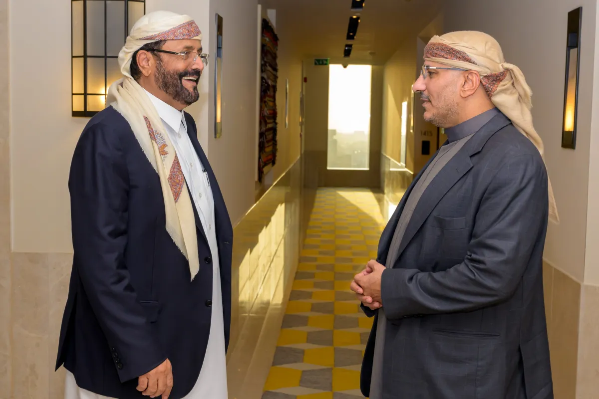 طارق صالح يعزي بوفاة اللواء عبدالرقيب الصبيحي في جدة