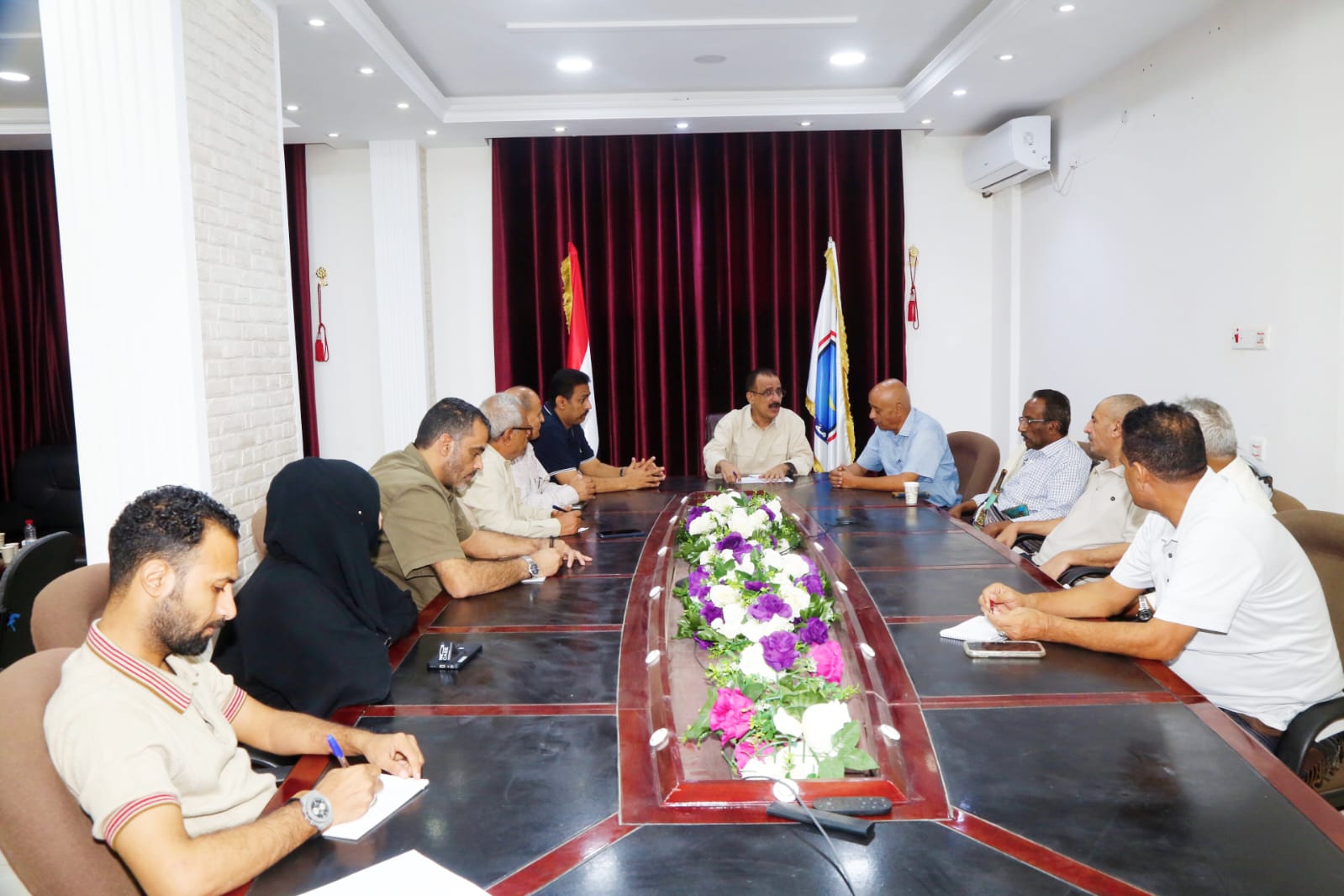 أمين عام سياسي المقاومة الوطنية يبحث مع مديري مديريات الساحل أولويات التنمية وتسريع تنفيذ المشاريع