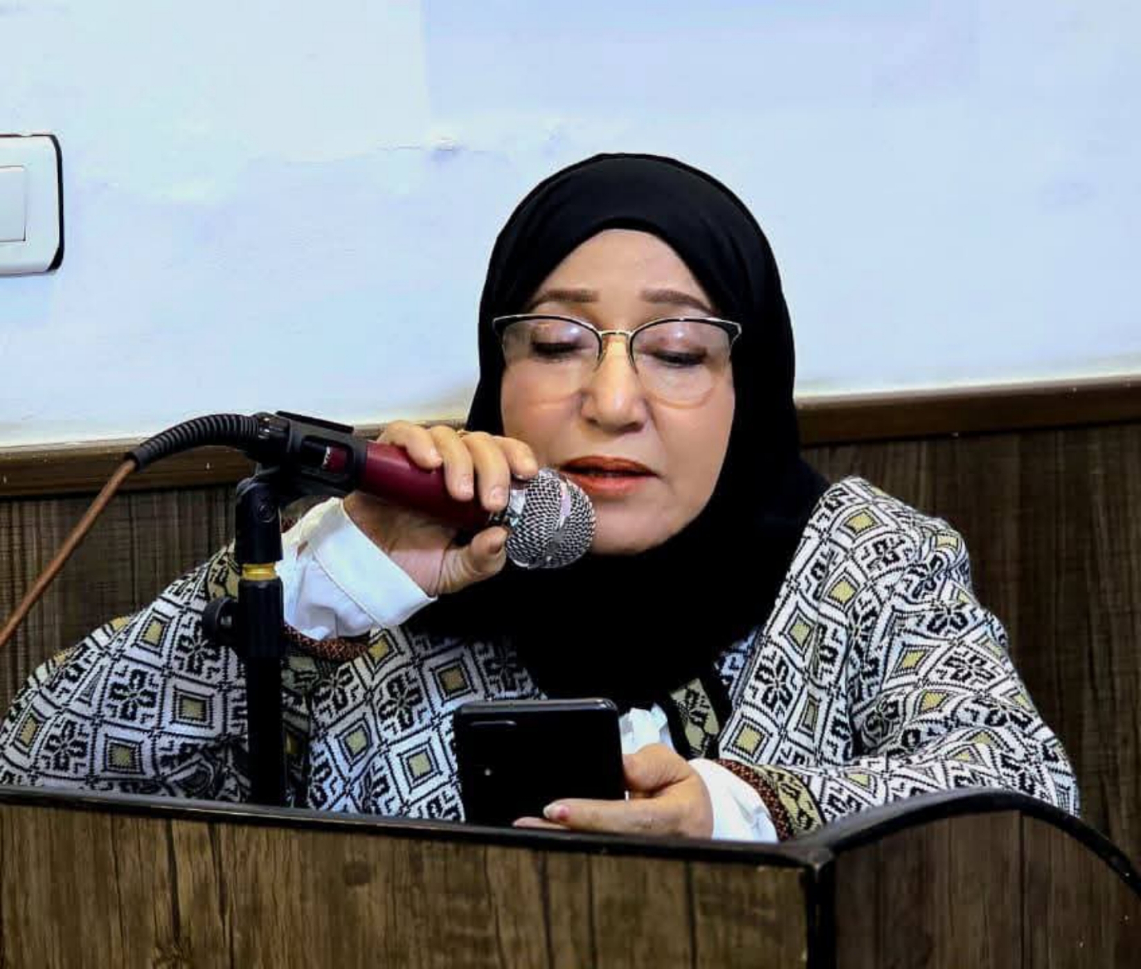 الهدالي: "تحت قبة سقطرى" إضافة أدبية بارزة تسجل الجمال الإنساني والطبيعي للجزيرة