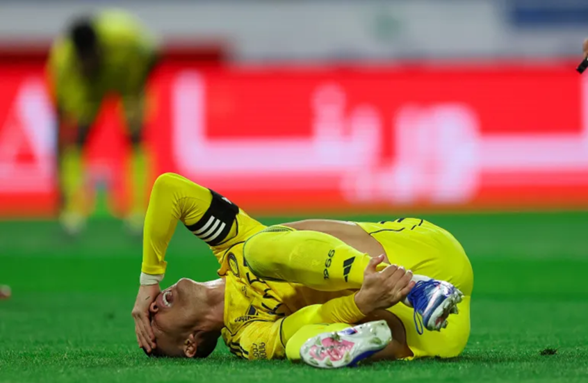 كريستيانو رونالدو يتعرض لإصابة: النصر يكشف تقييم الحالة