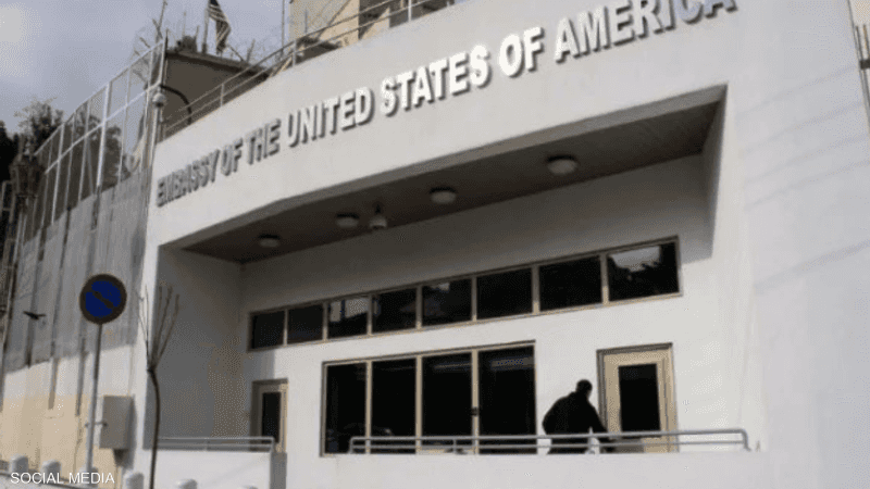 السفارة الأمريكية في بيروت تدعو رعاياها إلى مغادرة لبنان بعد تهديدات إيرانية