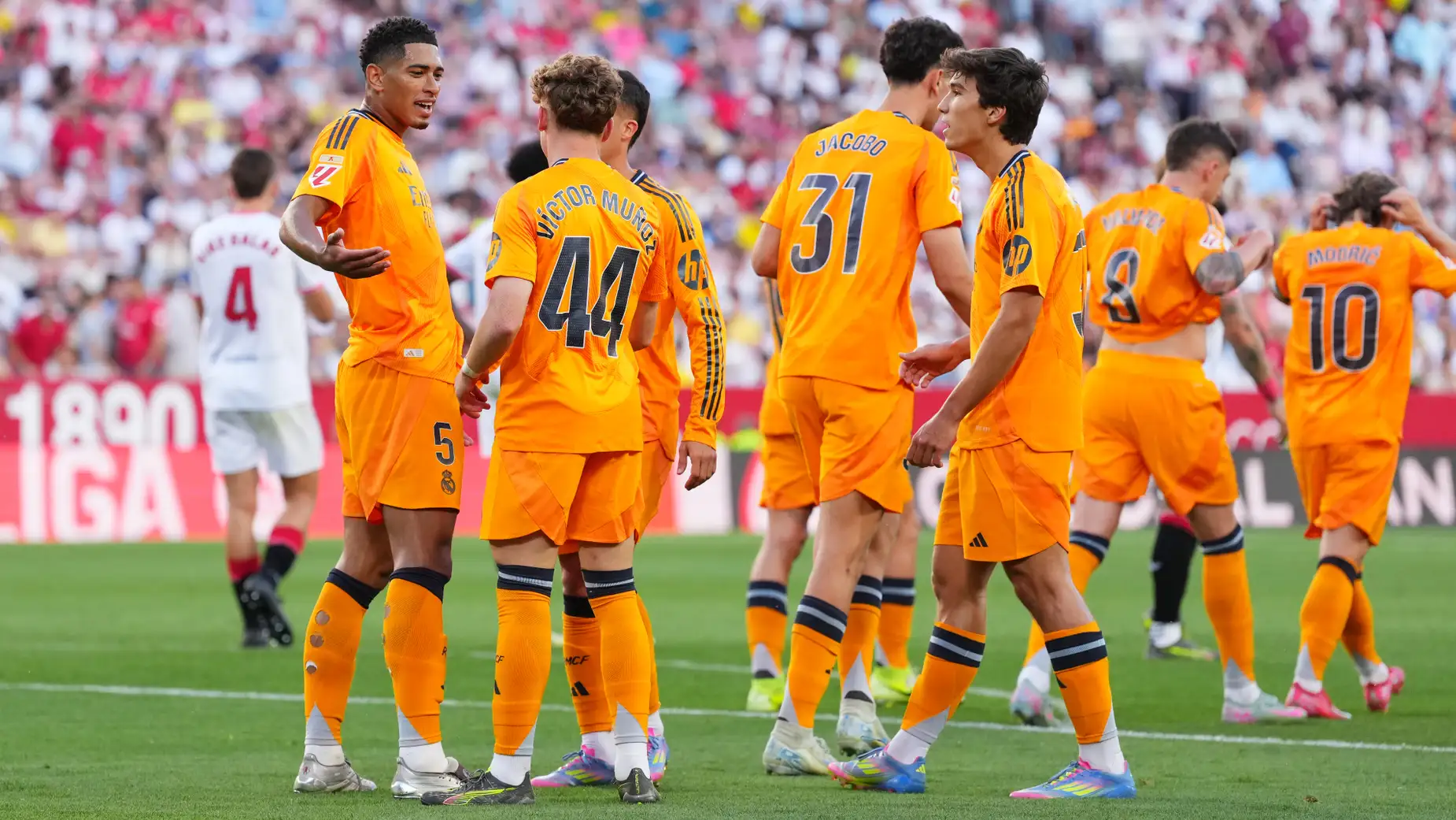 ريال مدريد يوجه إنذاراً مبكراً لمنافسيه عبر قميصه الجديد
