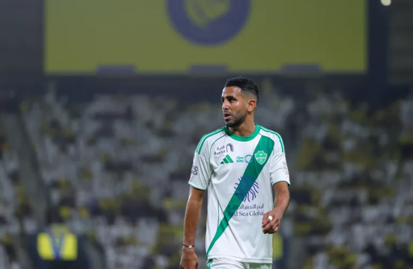 رياض محرز يتجه للدوري القطري عبر بوابة الشمال بعقد يتضمن خيار التخارج في يناير