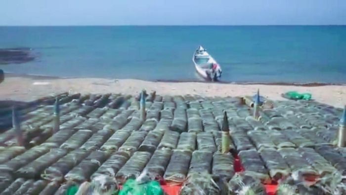 الأمن يحبط تهريب أسلحة ثقيلة للحوثيين في سواحل لحج