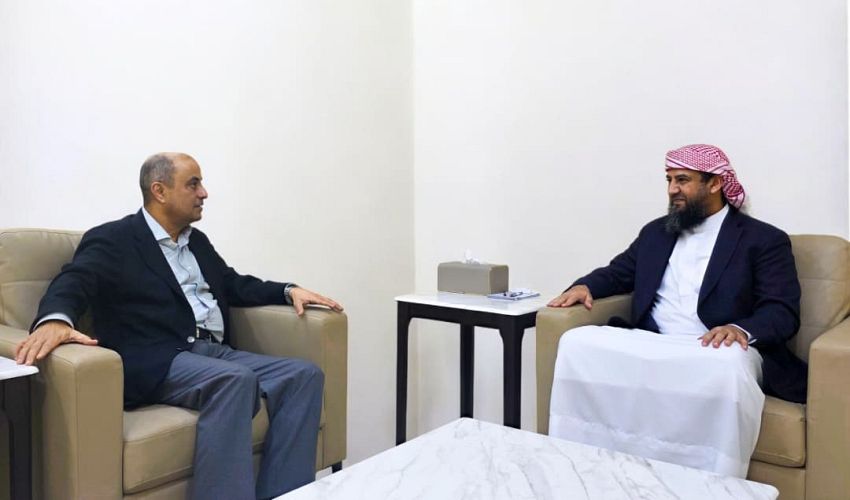 المحرّمي يلتقي رئيس الوزراء لمناقشة الإصلاحات الاقتصادية والخدمية