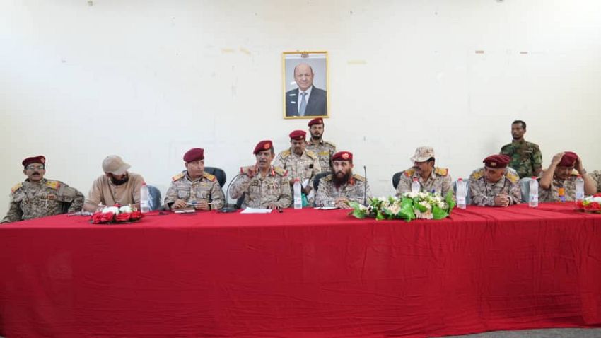 المنطقة العسكرية الرابعة تشهد مراسم تسليم واستلام القيادة في عدن
