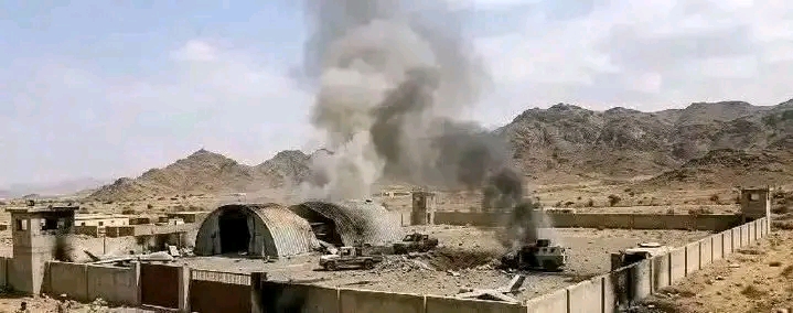 تصعيد حوثي بالصواريخ والمسيّرات يستهدف معسكرات في مأرب وحضرموت.. وسقوط نحو 15 شهيداً و20 جريحًا