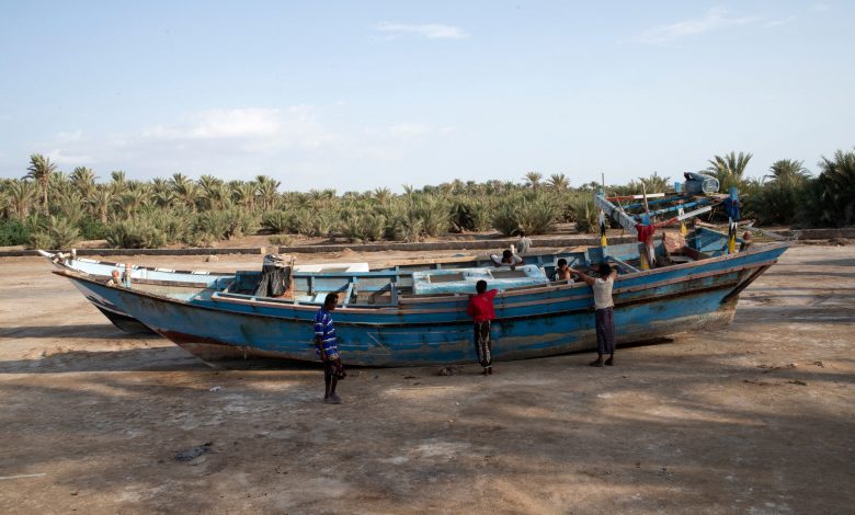 خذلان حكومي.. 17 صياداً يمنياً يواجهون أوضاعاً صعبة عقب احتجازهم في السودان