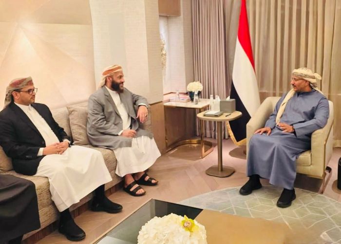 وزير الأوقاف: نعتز بمواقف طارق صالح الداعمة للجمهورية والهوية اليمنية