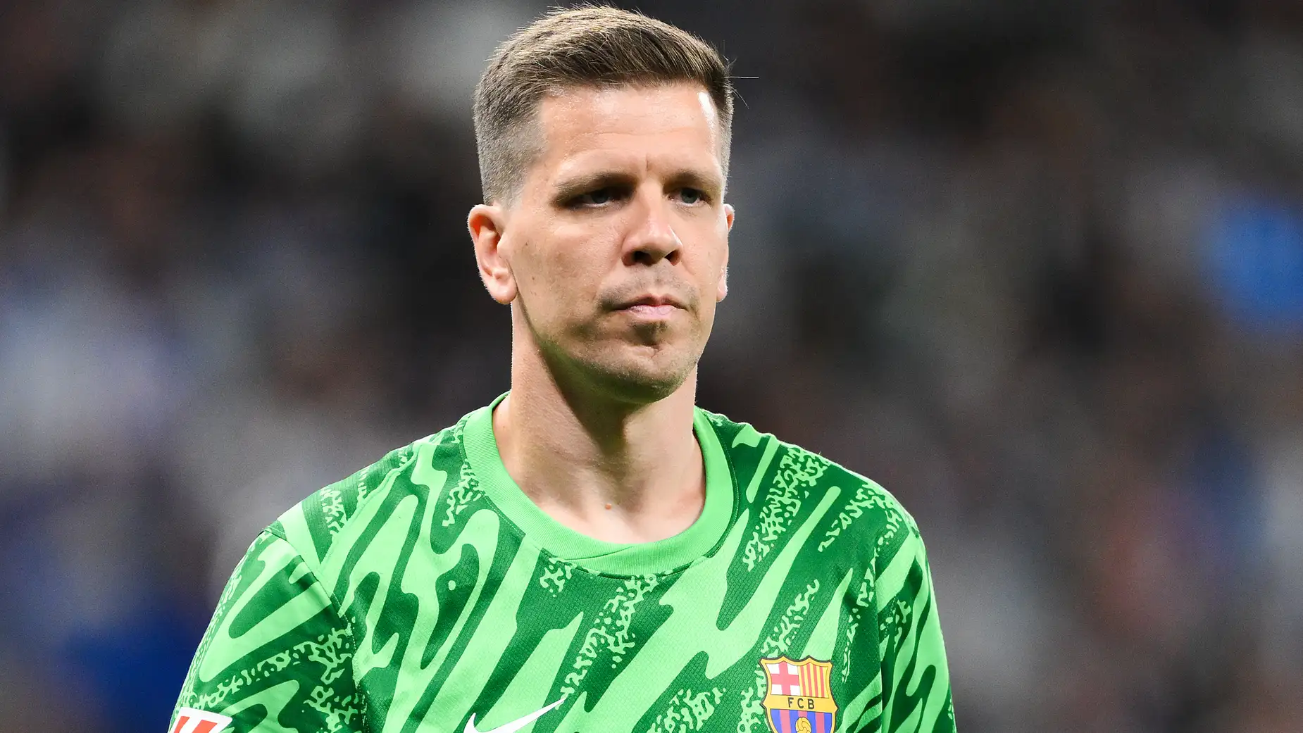 برشلونة يجدد عقد الحارس المُنقذ تشيزني حتى 2027.. وتوجه للتخلي عن تير شتيجن