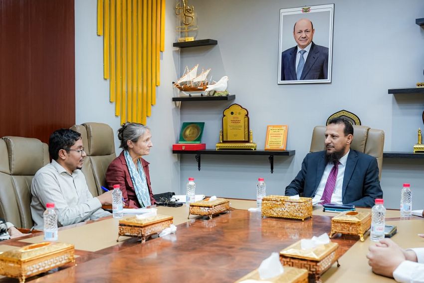 محافظ عدن يبحث مع السفيرة الهولندية تعزيز التعاون في المشاريع التنموية