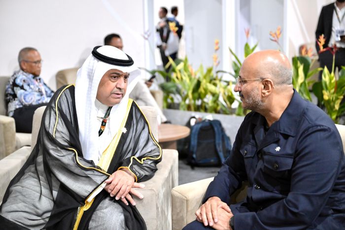 طارق صالح يجري مباحثات مع وزير النفط الكويتي حول مشاريع مستدامة