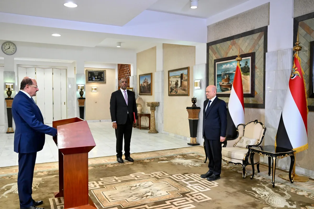 السفارة الأمريكية: تشكيل الحكومة الجديدة فرصة لتعزيز الاستقرار وترسيخ الحوكمة في اليمن