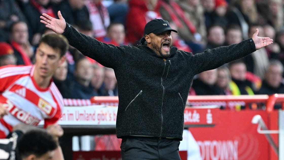 كومباني يوجه انتقادًا لاذعًا للاعبي بايرن بعد تعادل يونيون برلين