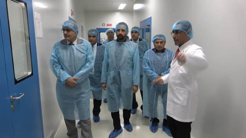 وزير الصحة يتفقد مصانع الأدوية في المنطقة الحرة بعدن ويؤكد دعم الصناعات الدوائية الوطنية