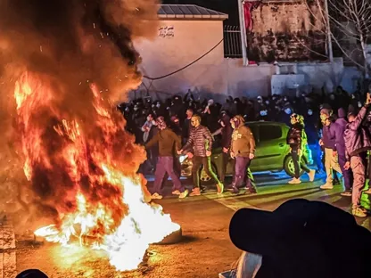 احتجاجات إيران تتصاعد.. مئات القتلى وخيارات ترمب مفتوحة ضد طهران