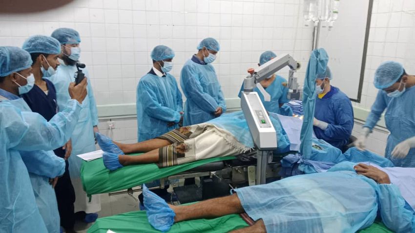 محافظ شبوة يدشّن المخيم الطبي لجراحة العيون بمشاركة نخبة من الاستشاريين