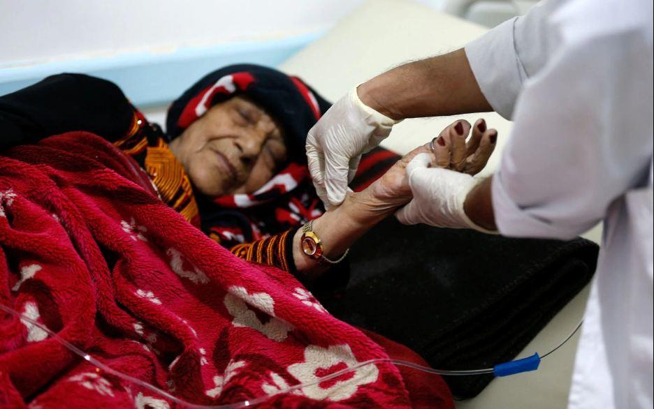 تحذيرات من كارثة صحية في الحديدة مع تزايد الإصابات بالكوليرا والحصبة