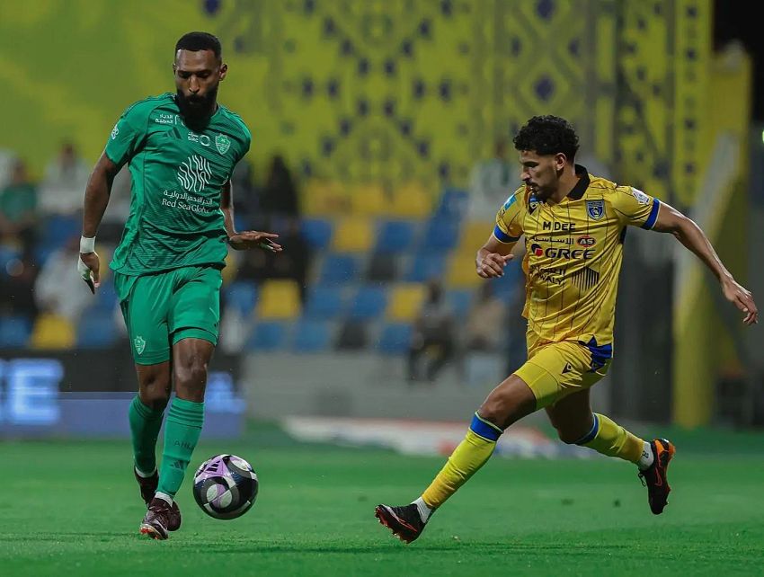 الدوري السعودي.. الأهلي يحسم قمة بريدة بثنائية ويتجاوز التعاون في دوري روشن