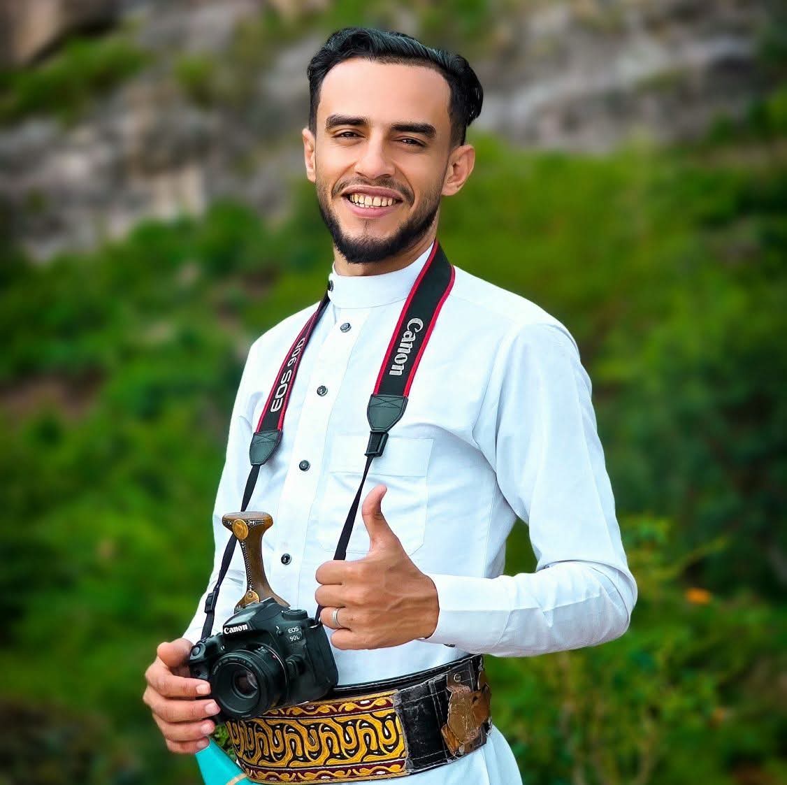 للمرة الثالثة.. مليشيا الحوثي تختطف المصور والإعلامي السياحي جهاد اليمني في إب