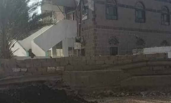 غضب شعبي في إب بعد تأجير مليشيا الحوثي حرم مسجد لإقامة محطة غاز