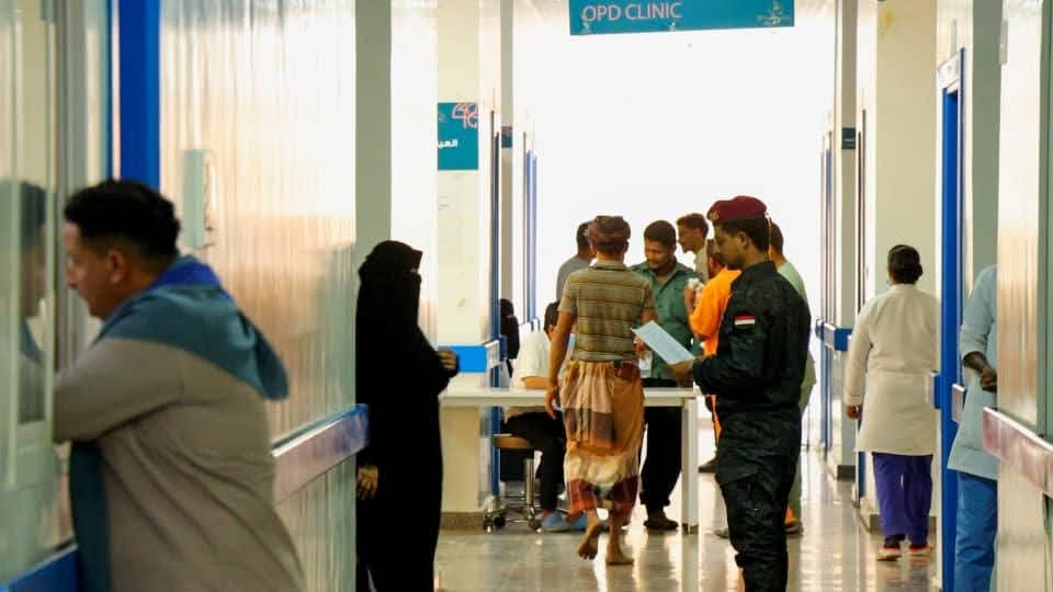 مستشفى 2 ديسمبر بالمخا يواصل تقديم خدماته الطبية المجانية