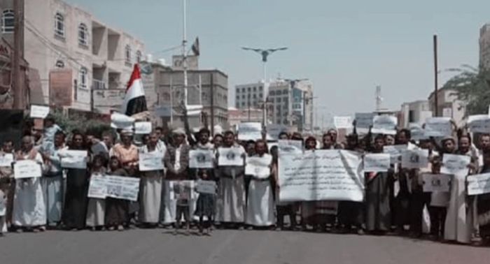 تظاهرة حاشدة في مأرب تأييداً لقرارات البنك المركزي اليمني