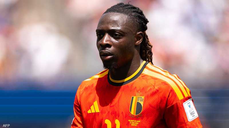 جيريمي دوكو يوقع عقدًا جديدًا مع مانشستر سيتي حتى 2031
