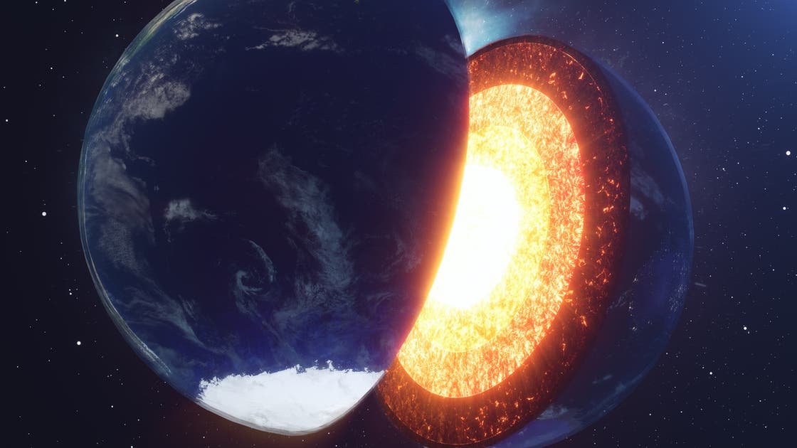 لغز في أعماق الأرض.. علماء يكشفون حركات غامضة قرب اللب