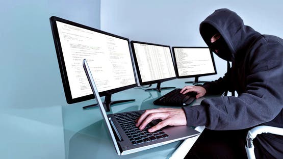 عصابة تبتكر أساليب جديدة للإيقاع بزبائن بريد الجزائر في عمليات احتيال