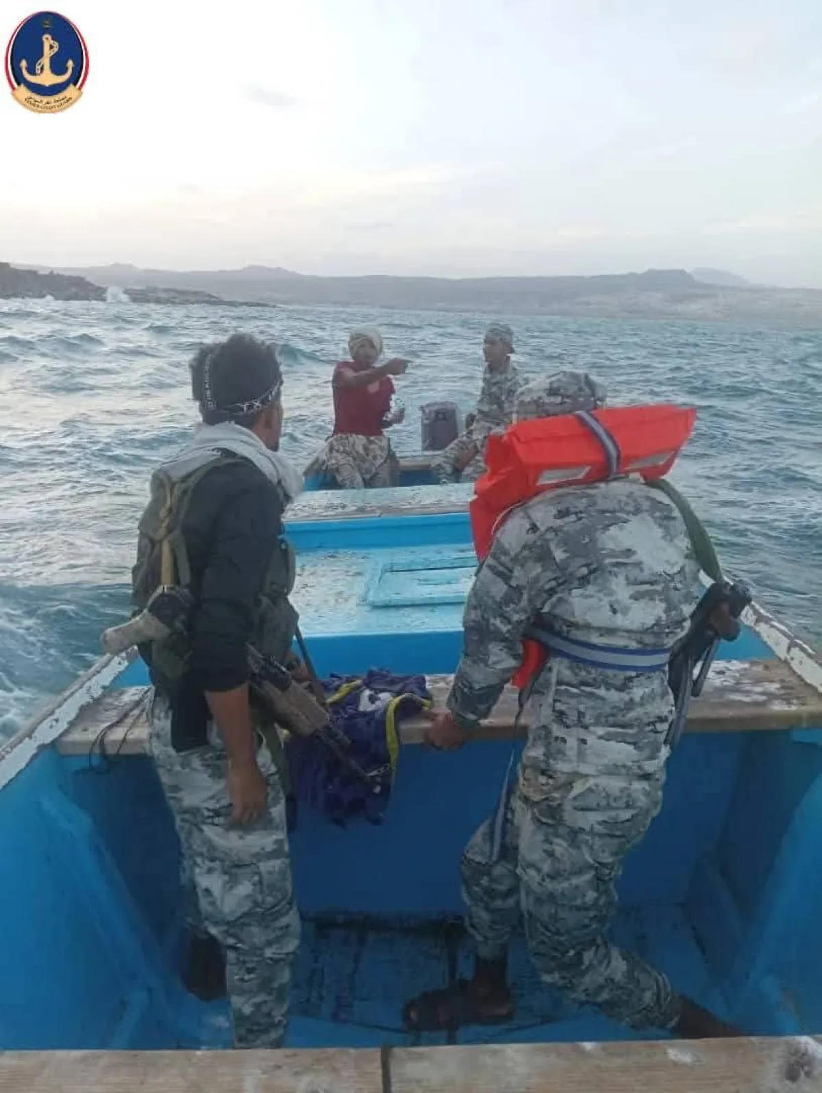 خفر السواحل يكثّف البحث عن صيادين مفقودين قبالة شبوة
