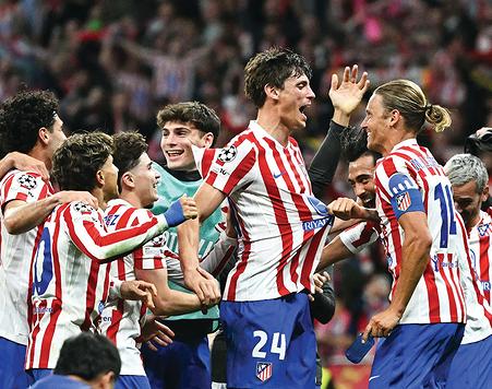 أتلتيكو مدريد يتأهل إلى نصف نهائي دوري أبطال أوروبا رغم خسارته أمام برشلونة.. وباريس سان جيرمان يعبر ليفربول