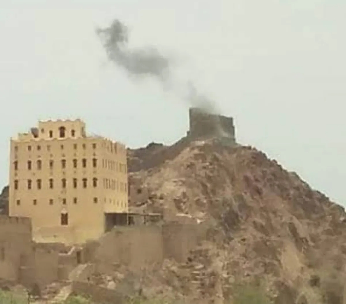 شبوة.. إصابات بين قوات الأمن بسبب اشتباكات قبلية مسلحة