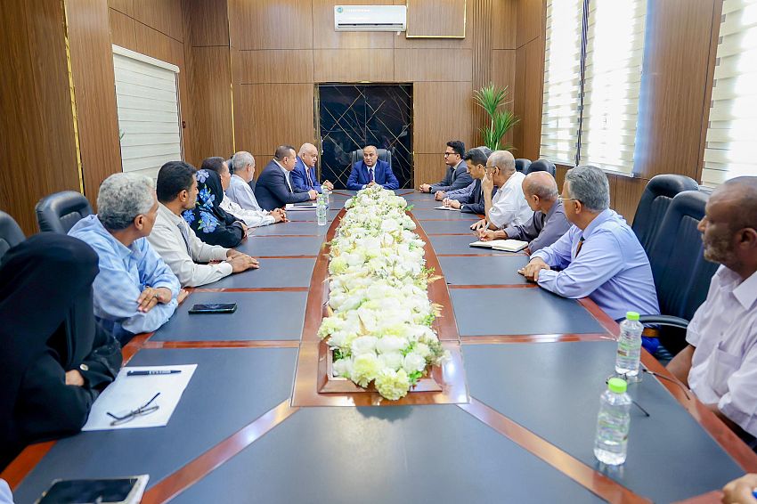 رئيس الوزراء يطلع على جهود الخدمة المدنية ويوجه بسرعة تنفيذ العلاوات والتسويات
