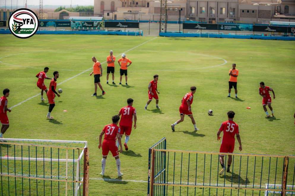 منتخب اليمن الأول والأولمبي يبدأ أول حصصه التدريبية في معسكره الخارجي بالقاهرة