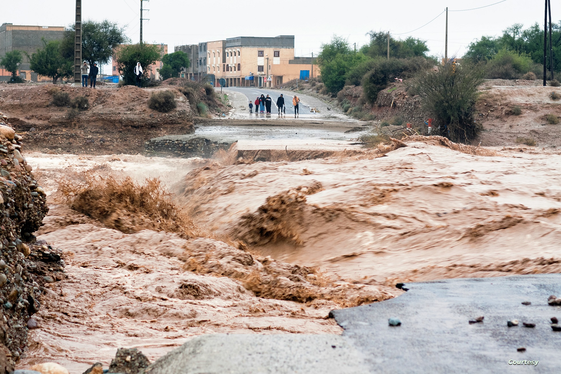 بعد أيام من الزلزال المدمر.. سيول جارفة تجتاح شرقي المغرب