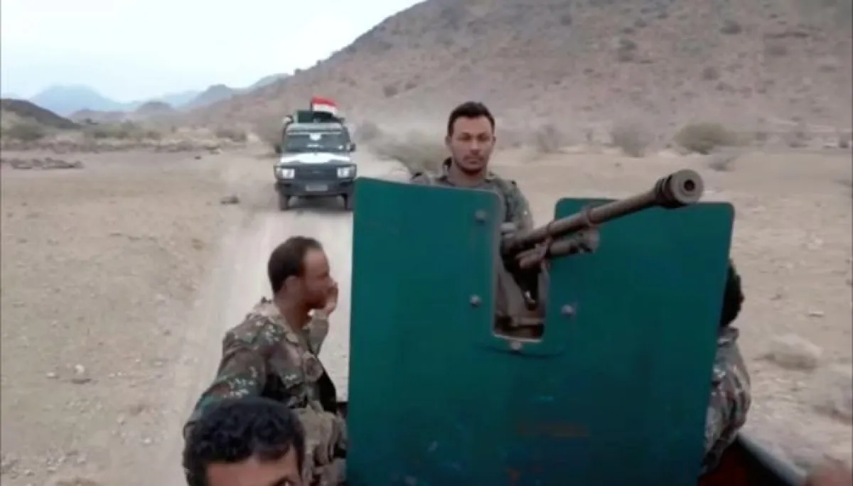 تعز.. قبائل الوازعية تسلّم المطلوب أمنيًا أحمد سالم حيدر المتورط بجرائم جنائية إلى الحملة الأمنية