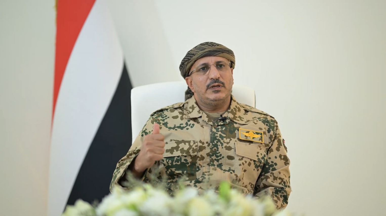 طارق صالح يكشف عن عملية نوعية لبحرية المقاومة الوطنية تكللت بضبط شحنة أسلحة استراتيجية قادمة من إيران