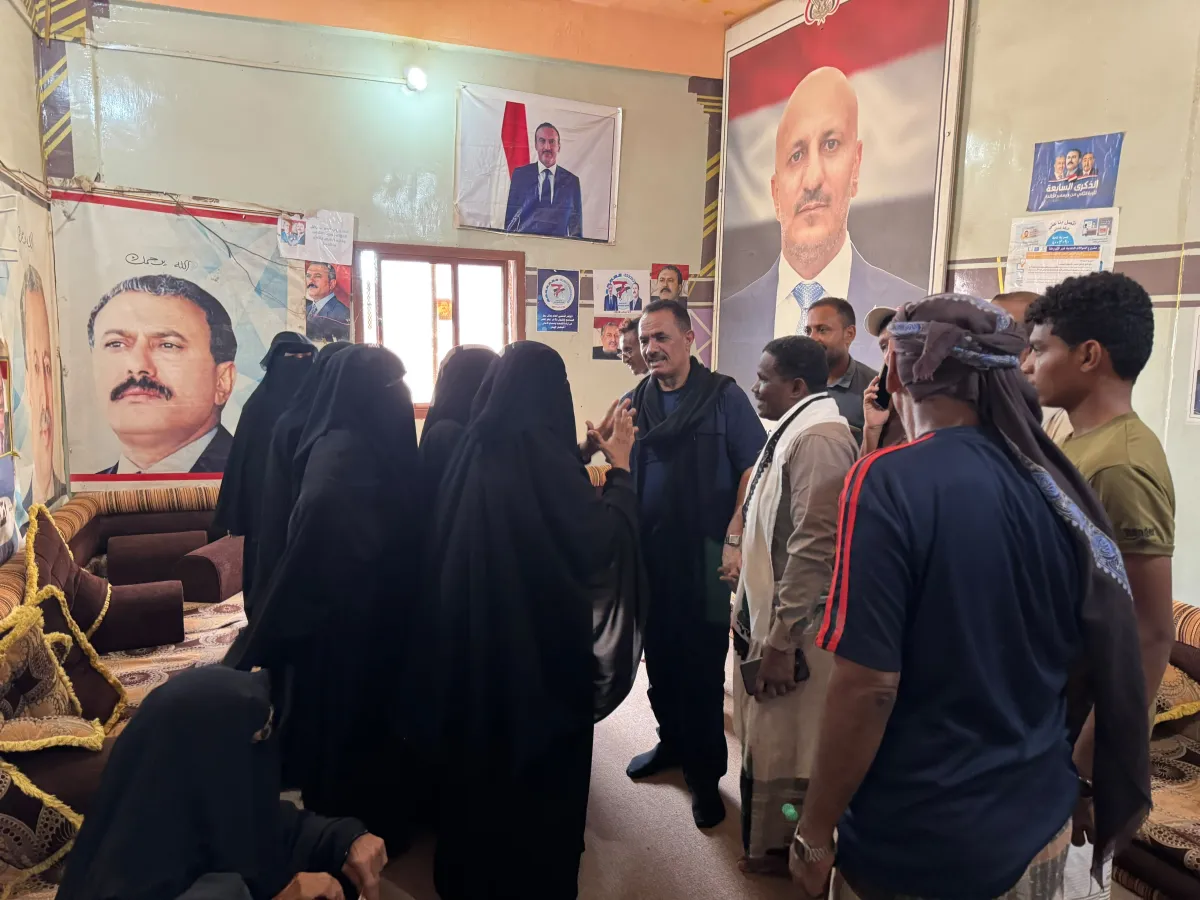 مسؤول التعليم بالمقاومة الوطنية يتفقد أوضاع المؤسسات ويلتقي شباب ونساء حيس بمحافظة الحديدة 