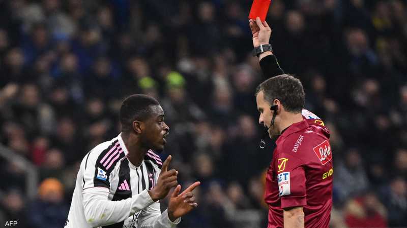 حكم إيطالي يتعرض لتهديدات بالقتل بعد قرار مثير للجدل في ديربي ميلانو