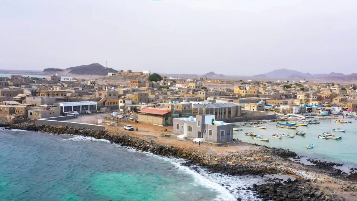 الفريق طارق صالح يدعم استكمال توسعة وتأهيل مستشفى ذو باب الريفي بالساحل الغربي