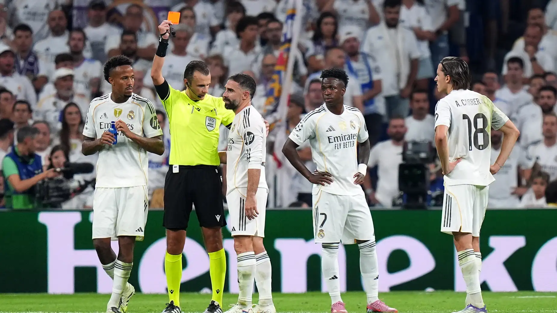 نطحة كارفاخال تضع ريال مدريد في مأزق أوروبي
