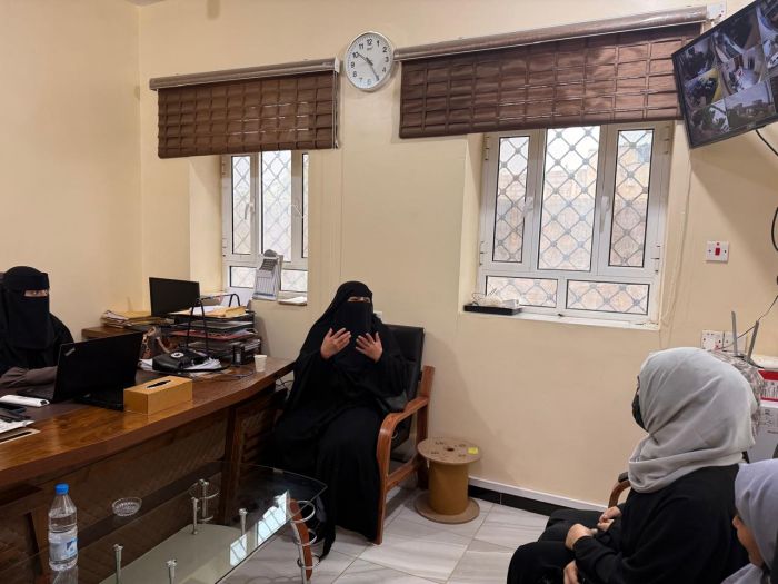 رئيسة دائرة المرأة في المكتب السياسي للمقاومة الوطنية تشيد بجهود الإعلاميات خلال زيارتها إذاعة صوت المقاومة