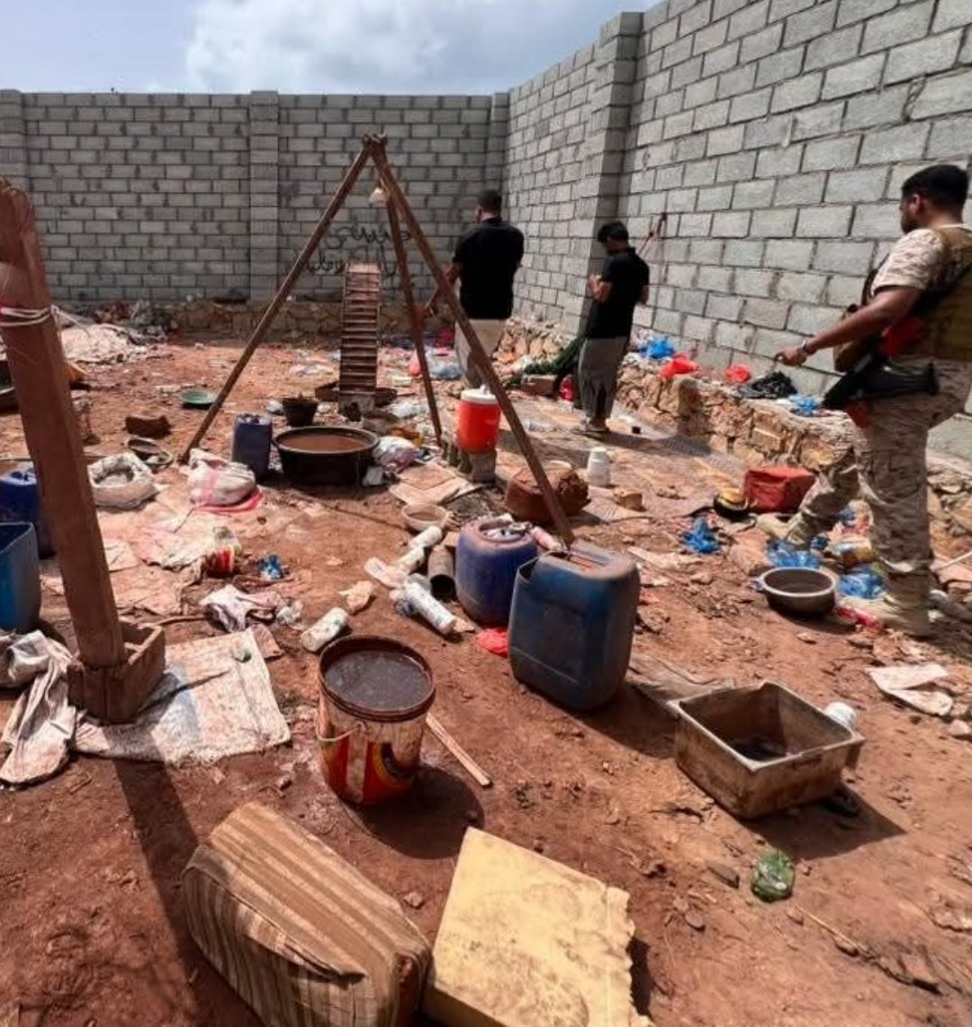 ضبط معمل غير قانوني لاستخراج الذهب في حضرموت 