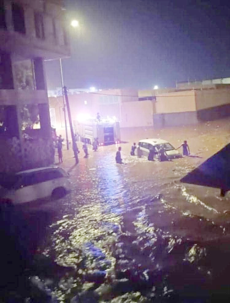 أمطار غزيرة وسيول جارفة تضرب عدن… تحذيرات رسمية للمواطنين