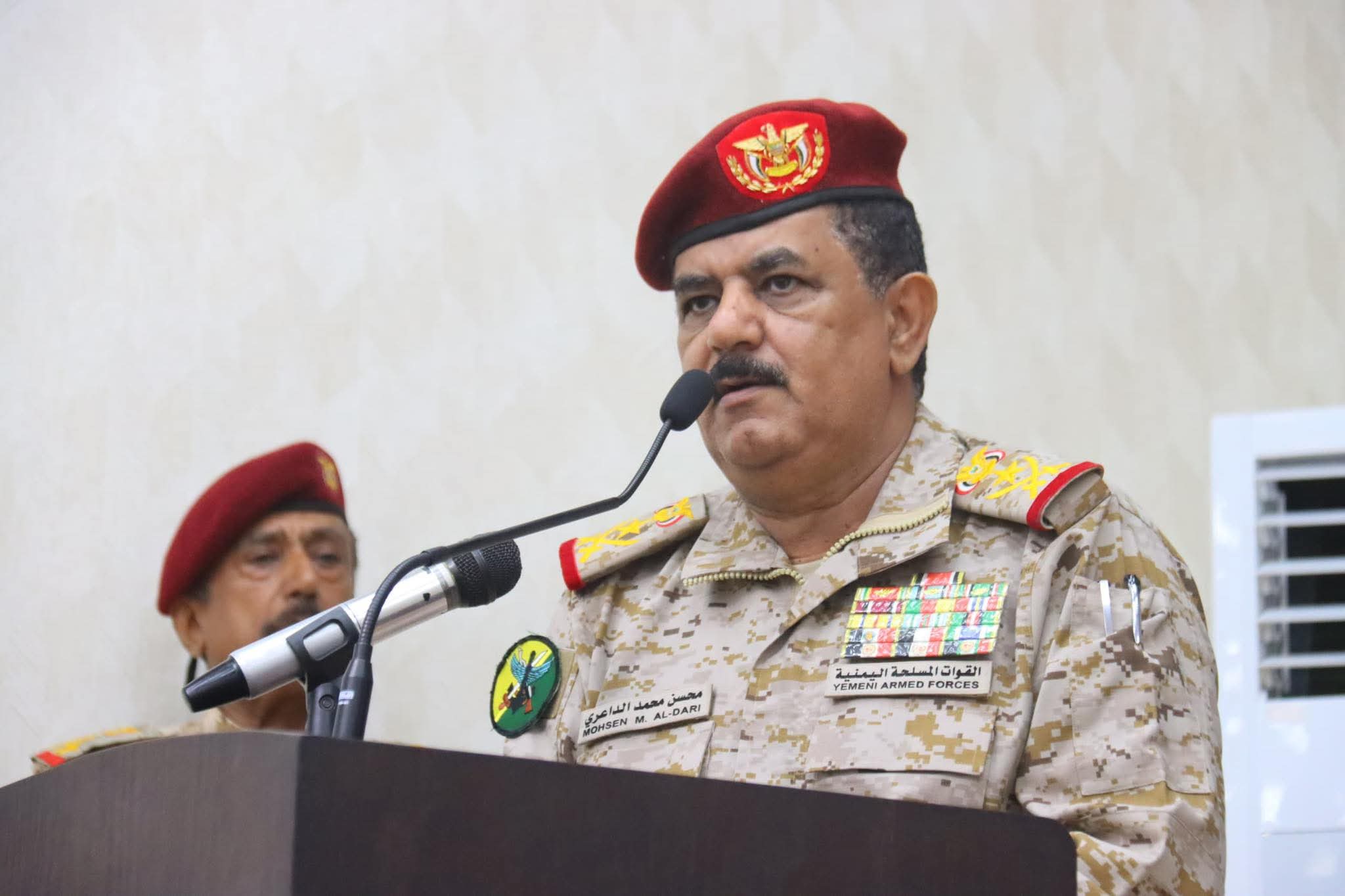 وزير الدفاع يشهد إطلاق البطاقة الإلكترونية للهيئات والدوائر والمنطقة العسكرية الرابعة